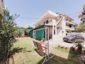 Akshay Guest House For family only